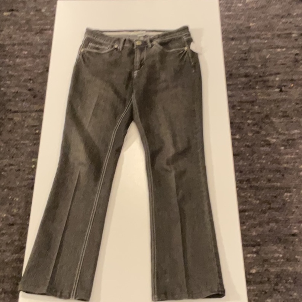 Size 5, a charcoal gray denim SUKO jeans waste 15 inches rise 8 “ inseam 30”